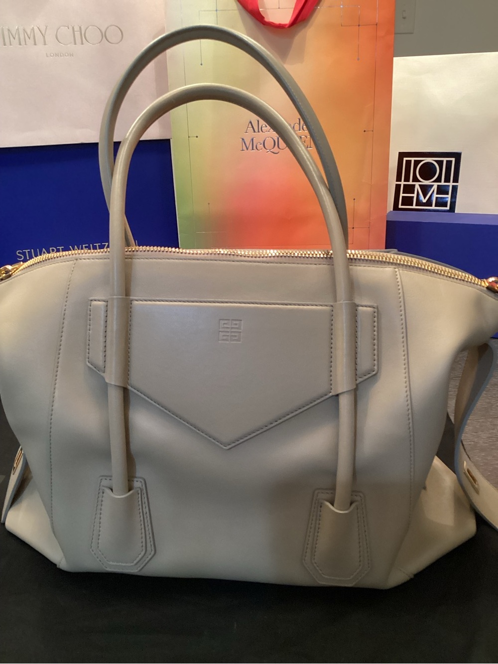 Givenchy Large Antigona Tote - Picture 4 of 14